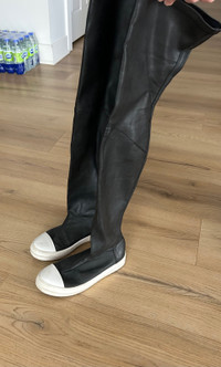 High fashion leather boots 