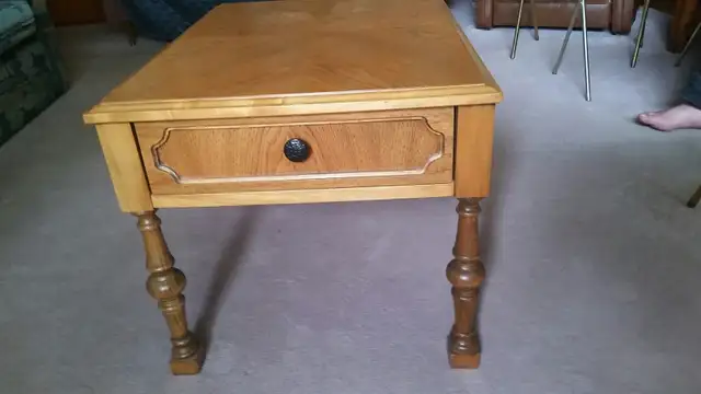 Oak table for sale in Coffee Tables in Renfrew - Image 2