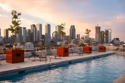Nice 2-bedroom corner unit in Griffintown.