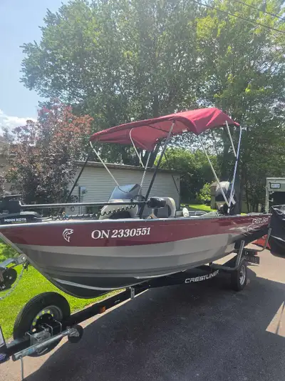 2010 16'6 crestliner 50 hp Mercury 4 stroke a and trailer minn Kota trolling motor marine floori ng...