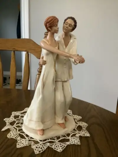 Anniversary figurine, View more
