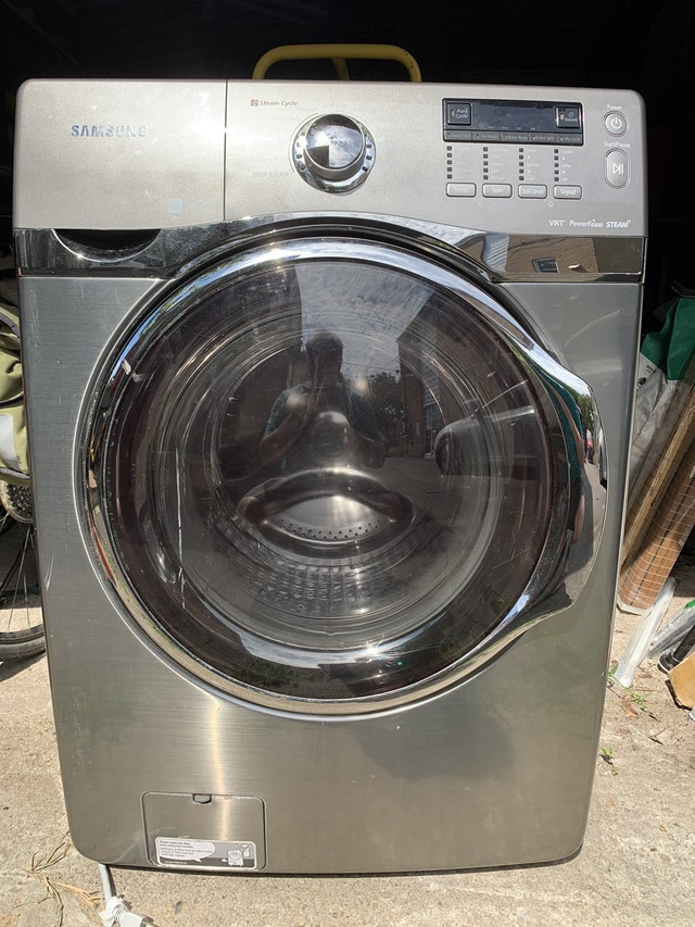 Samsung front loader washer and pedestal READ Washers & Dryers