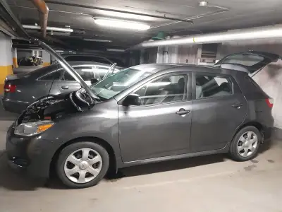 Toyota Matrix 2011 Manuelle, couleur Gris – 161 500 km 1.8L Très propre; changement d’huile fait. In...