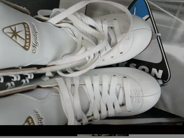 Youth Figure Skates size 1.5 (Jackson Mystique) in Skates & Blades in Ottawa - Image 5