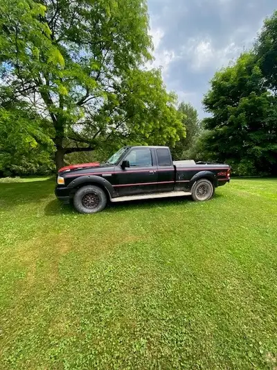 ***Faites une offre*** Ford Ranger 2008 accidenté pour pièces. Mécanique est intact et plusieurs piè...