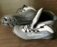 New women’s Salomon cross country boots, size 10