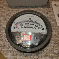 Dwyer Magnehelic Pressure Gauge
