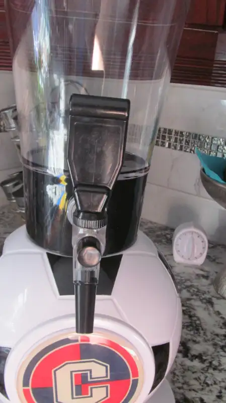 POMPE A BIERE BEER  SOCCER FUTBOL FIFA MLS EURO ENGLAND SPAIN in Arts & Collectibles in Laurentides - Image 4