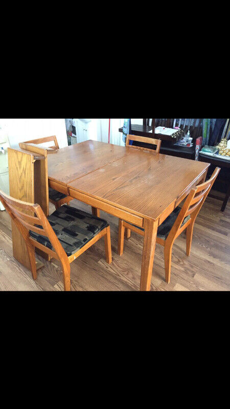 Table de cuisine en chêne massive dans Mobilier de salle à manger et cuisine  à Trois-Rivières