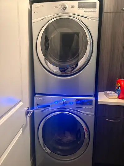 Laveuse et sécheuse Whirlpool Duet superposées, View more