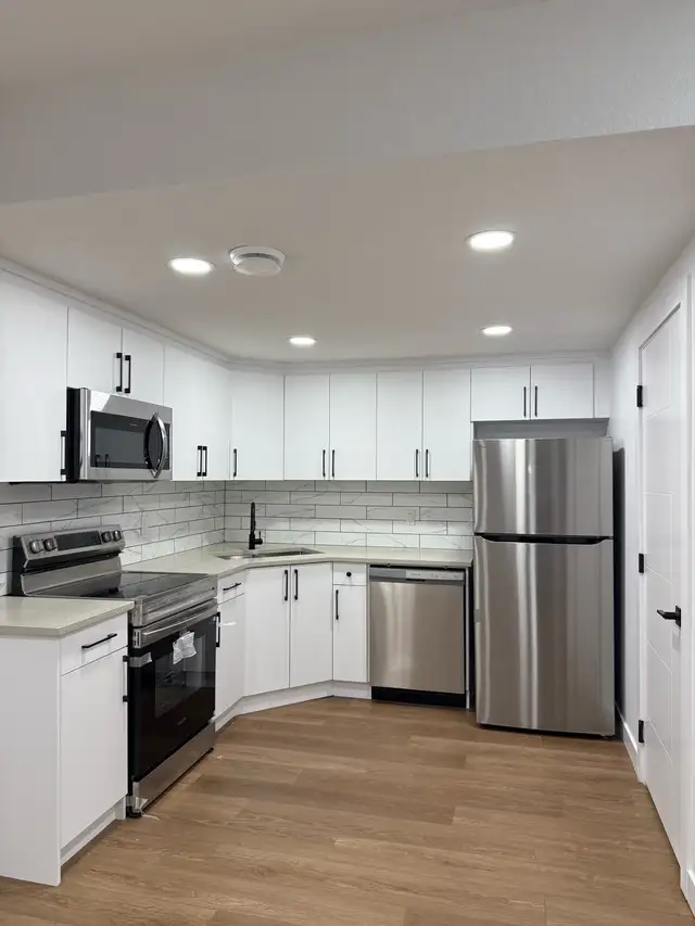 Modern 2-Bedroom Basement Suite | FREE INTERNET | Cy Becker