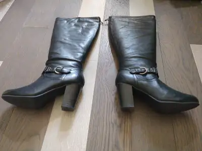 Black boots, high for large calf, View more