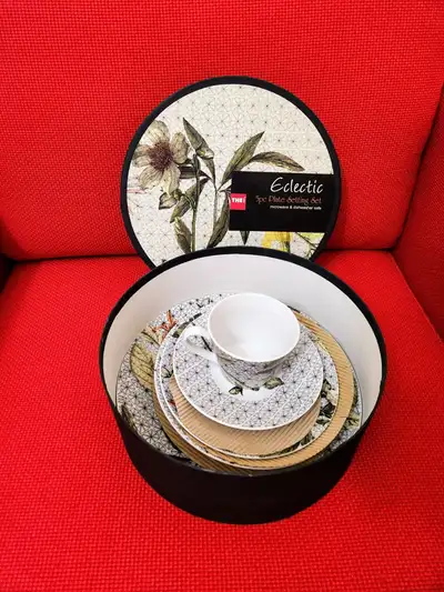 THE One dinner plates set. 20 piece dinnerware set for 4 people. New, in box. Dishwasher and microwa...