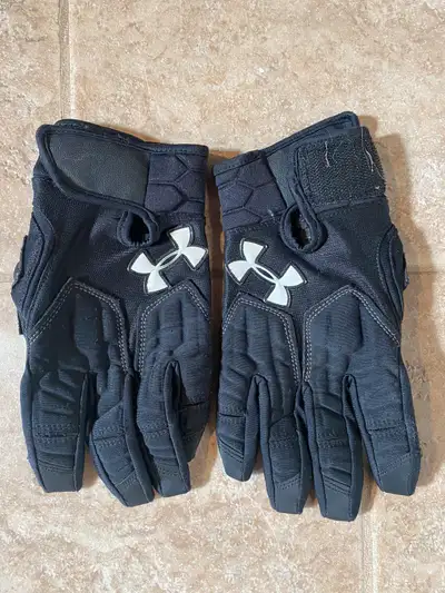 Under armour, football gloves, adult medium, black. Posted in sporting goods, exercise, football in...