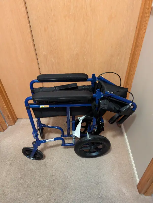 Drive Dark Blue Transport Chair in Health & Special Needs in Delta/Surrey/Langley - Image 7