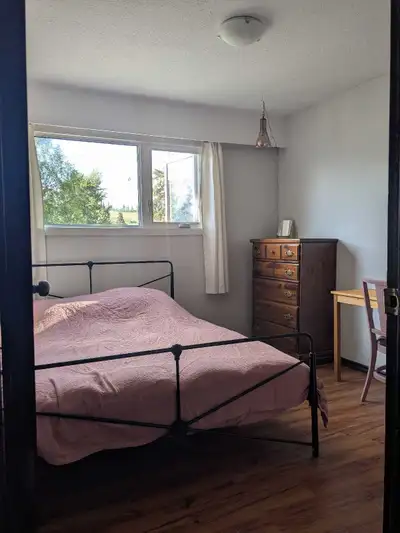 1 bedroom available in 3 bedroom furnished upper in Riverdale We are looking for a third person to j...