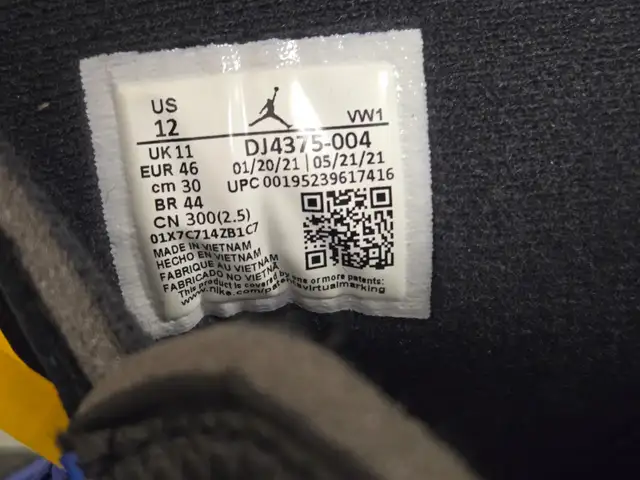 Size 12 - Nike Air Jordan 2 Off White Black Blue in Men's Shoes in Markham / York Region - Image 10