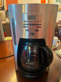 Black & Decker 12-Cup Programmable Coffeemaker CM1300SC Type 1 9