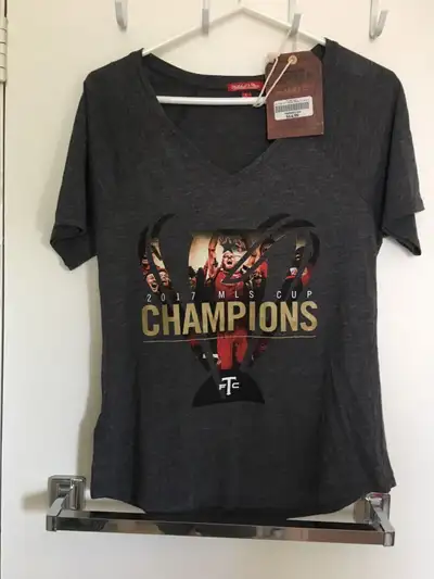 Brand new with tag. Original price $64.99. Top quality Mitchell and Ness brand. Soft cotton V-neck....