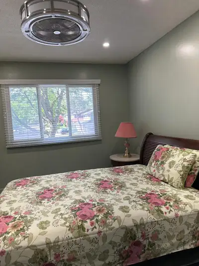 Room for rent (furnished)