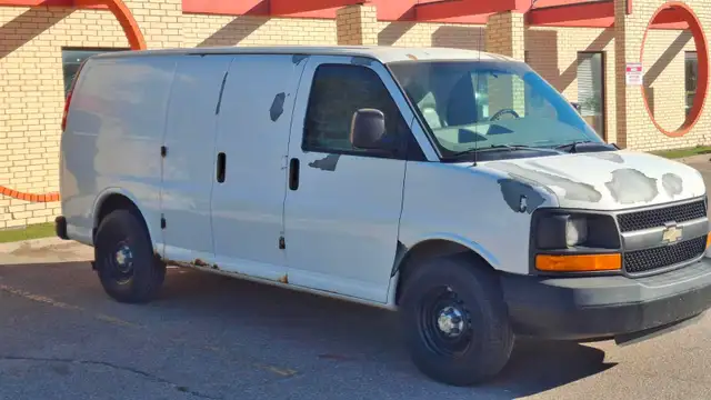 2006 Chevrolet Express Cargo Van575591366694031362