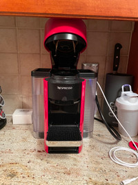 Nespresso Vertuo Evoluo Red Coffee Machine Cafetière Rouge