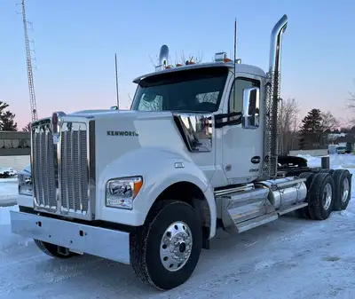 brand new 2026 W990 day cab tractor 232 WB