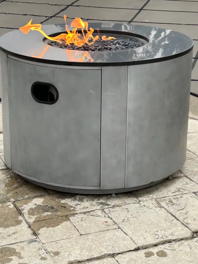 Outdoor propane firepit in BBQs & Outdoor Cooking in Ottawa - Image 4