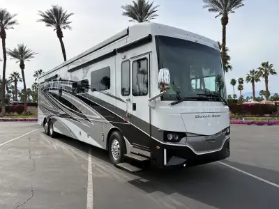 2023 Newmar Dutch Star excellent shape , one owner and well maintained. Passive steer axle and 450hp...