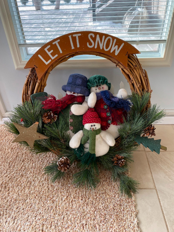 Let It Snow Christmas Wreath in Holiday, Event & Seasonal in Winnipeg - Image 3