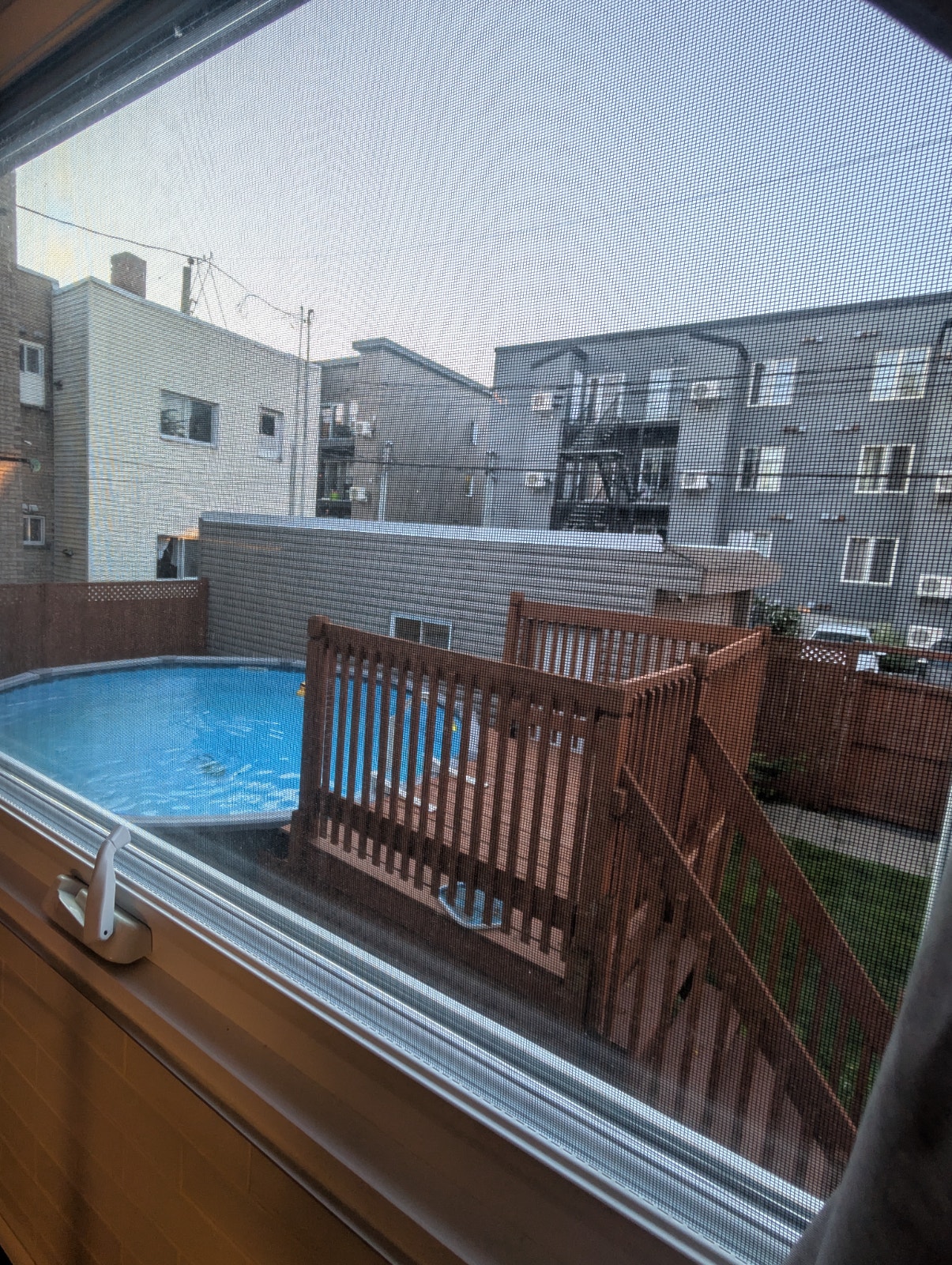 Spacieux 5 ½ à louer à Montréal-Est | Garage • Piscine chauffée — photo 3