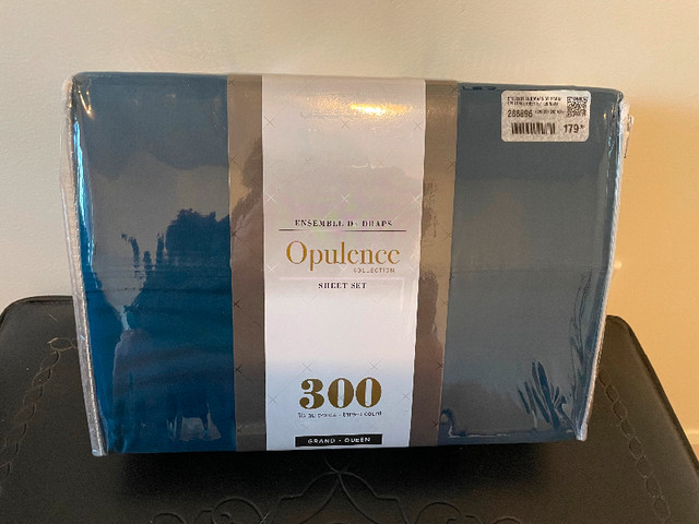 Opulence Collection Sheet Set 300 Count 200$ Retail - Asking 100 in Bedding in Renfrew