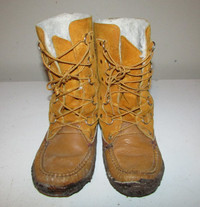 Mukluk Winter Boots - VINTAGE