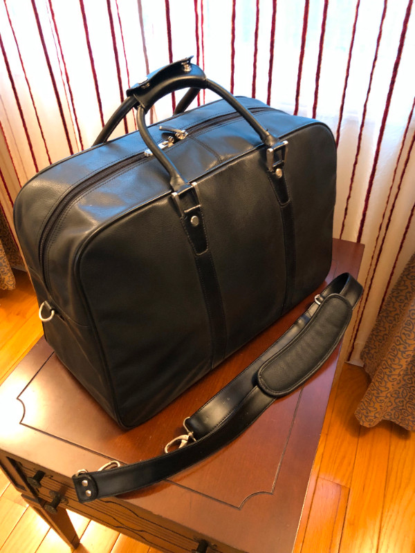 Italian Leather Travel/Overhead Bag in Bags & Luggage in Kitchener / Waterloo - Image 2