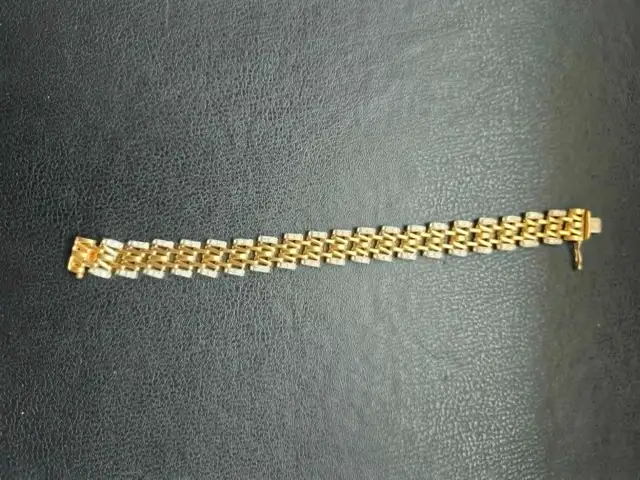 1.0 carat Diamond 29.89 gram ladies bracelet