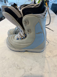 Burton jr snowboard boots size 5