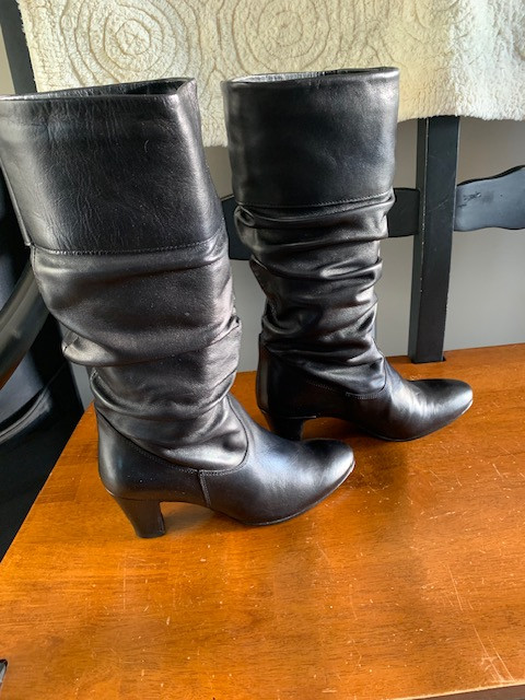 Locale leather vintage slouch boot - Size 39 in Women's - Shoes in Calgary