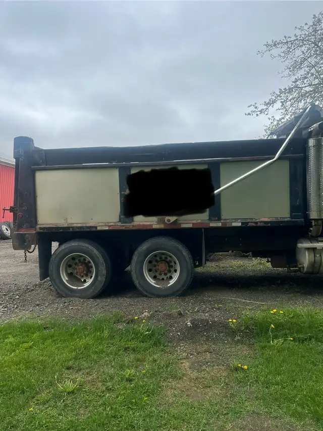 16’ Dump box (Beau Roc) in Heavy Trucks in Annapolis Valley - Image 2
