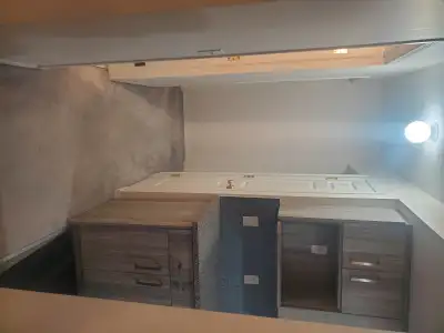 2 bedroom bright basement of bi level house in Taradale community. 2 min walk from 23 71 n Max orang...