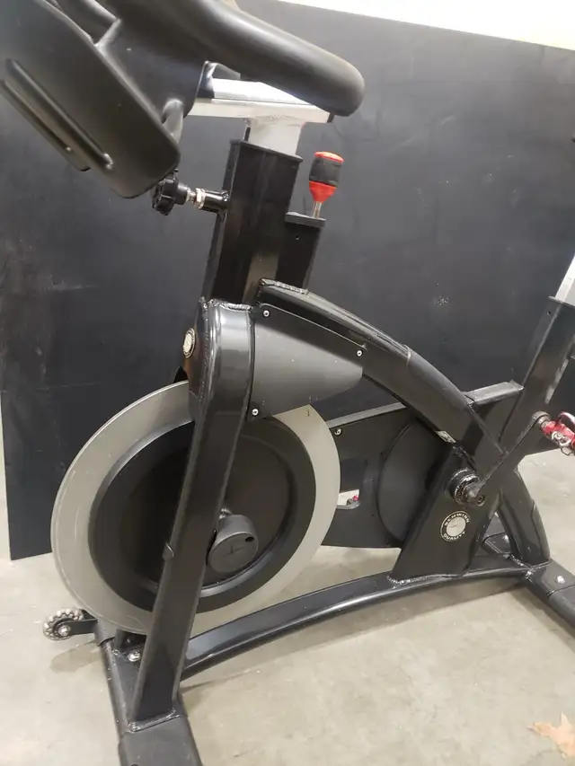 Schwinn Stationary Bike in Exercise Equipment in Delta/Surrey/Langley - Image 3