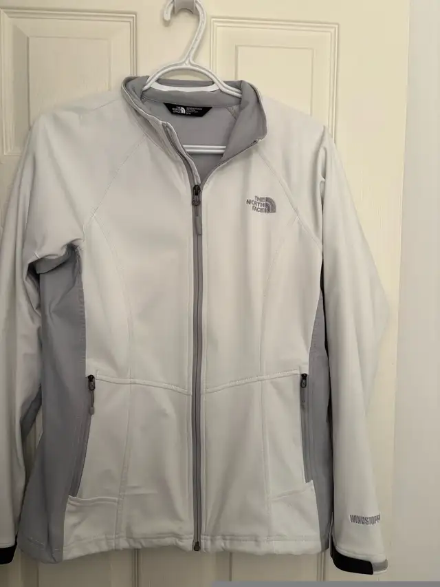 North face Jacket in Women's - Tops & Outerwear in St. Catharines - Image 3