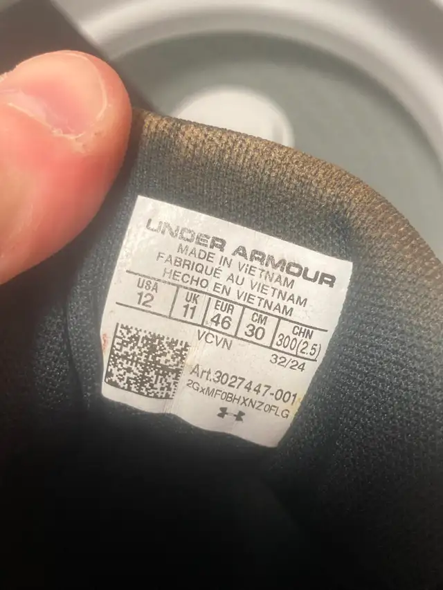 Men's Under Armour Baseball/Football Cleats Size 12 in Men's Shoes in Medicine Hat - Image 5