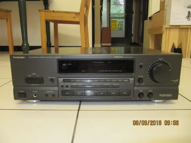 ClassicTechnics SA-GX350  DolbySurroundPro Logic Receiver 1990s in Stereo Systems & Home Theatre in Mississauga / Peel Region - Image 2