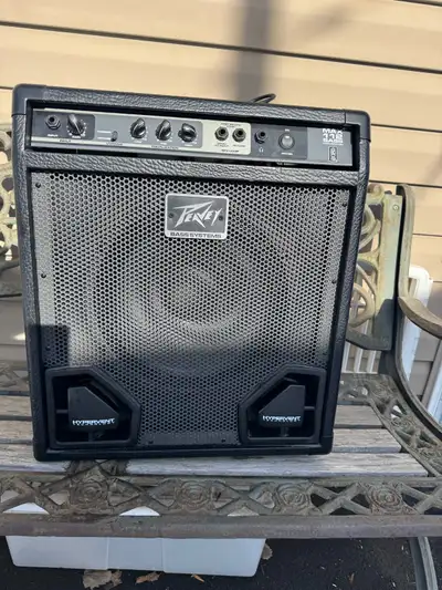 Peavey Max 112 Bass Amp, View more