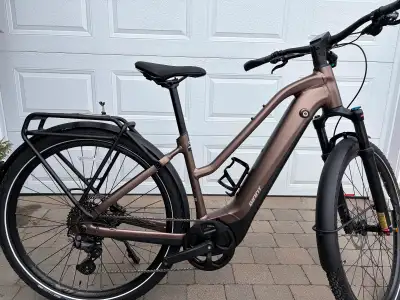 Vélo électrique Neuf, Marque Giant , Modèle Explore E+ Pro 1, Modele haut de gamme , Grandeur médium...