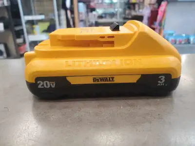 Like new ,works great. Buy & Sell Kings Ajax. We are located at 95 Bayly St West, Unit 100 Ajax, ON...