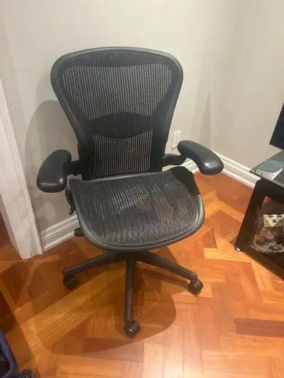 Herman Miller Office Chair 10/10 , View more