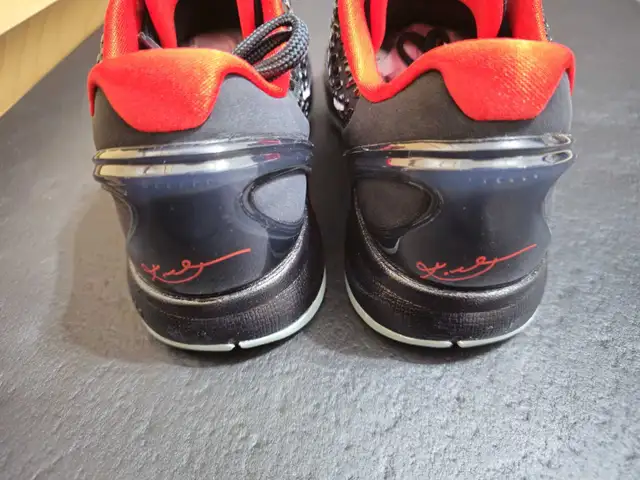 Kobe 6 Solar Red size 8 in Men's Shoes in Mississauga / Peel Region - Image 6