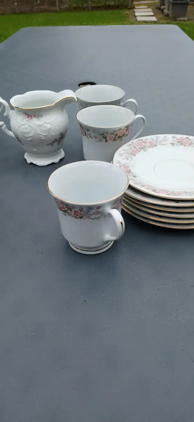 China Set Tea in Other in Ottawa - Image 3