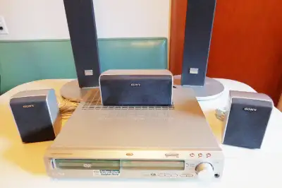 ALL ROUND STERIO FULL DIGITAL AMPLIFIERS , 5 SPEAKERS , THE 2 SPEAKER TOWERS ARE 43 IN. HIGH , WORKS...